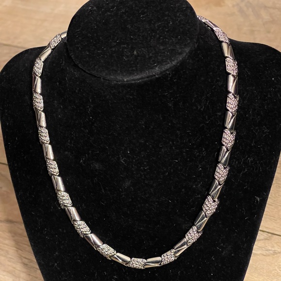 Silver design necklace - Picture 1 of 7